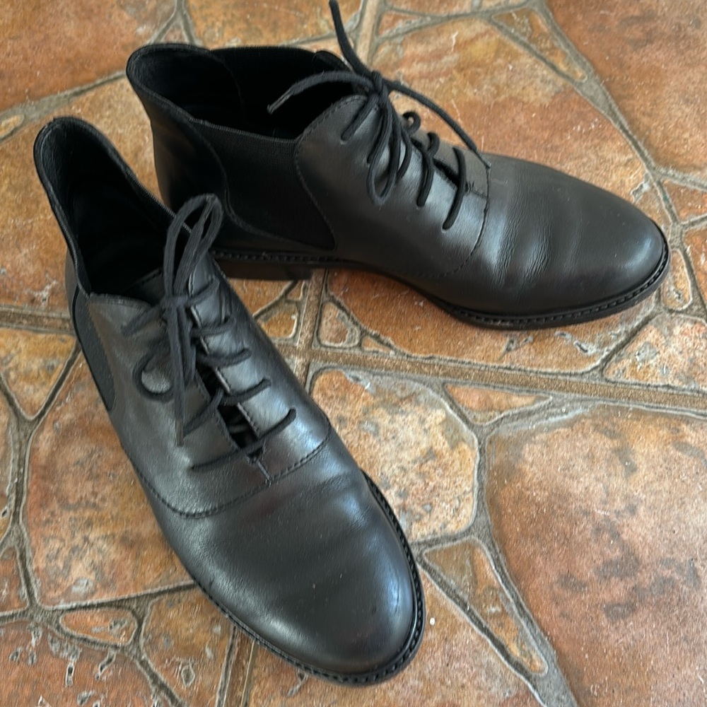 Cole Haan black leather Chelsea boots